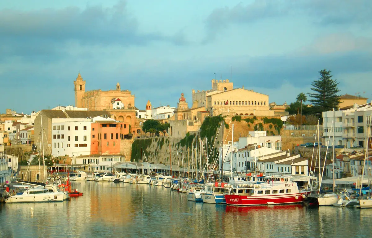 Alquiler motos puerto de Ciutadella