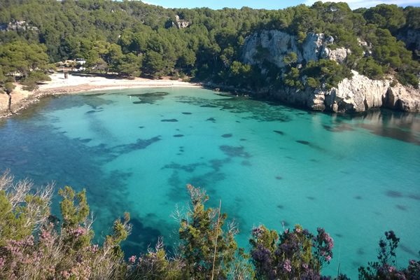 Cala macarella alquiler bicicletas